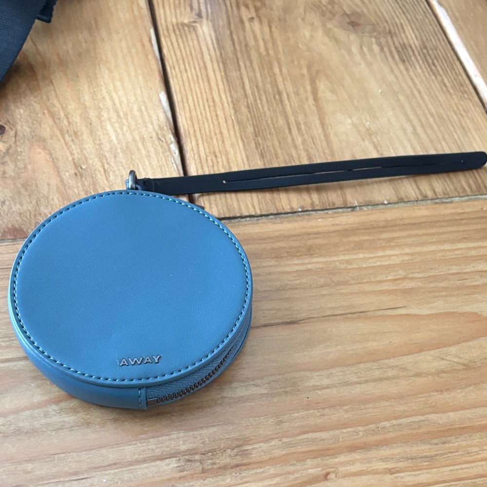 Away Teal Round Leather Pouch
